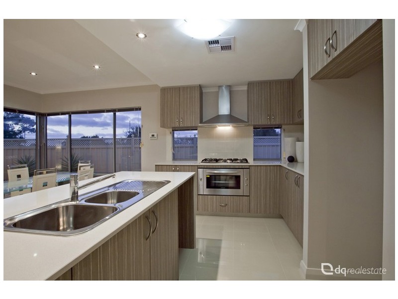 9 Greylock Meander, Madeley WA 6065
