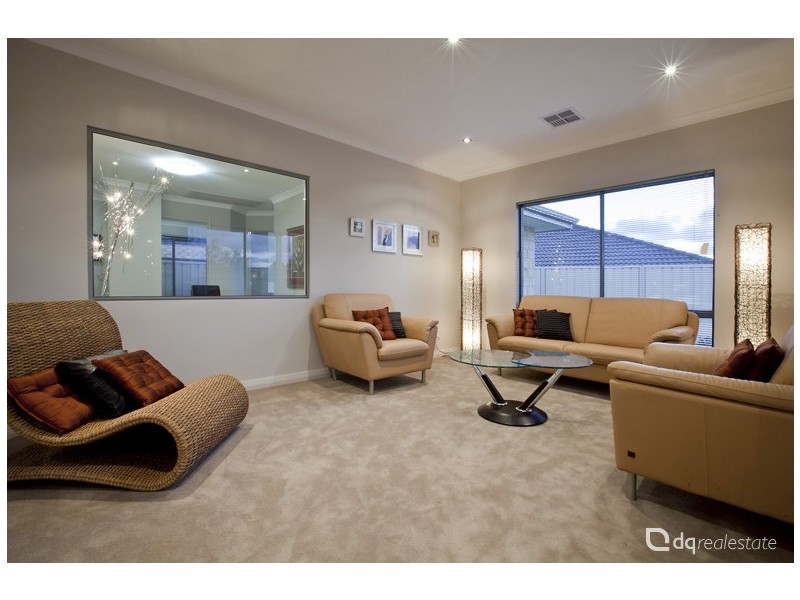 9 Greylock Meander, Madeley WA 6065