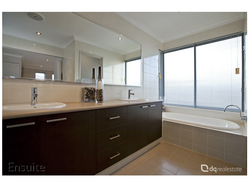 9 Greylock Meander, Madeley WA 6065