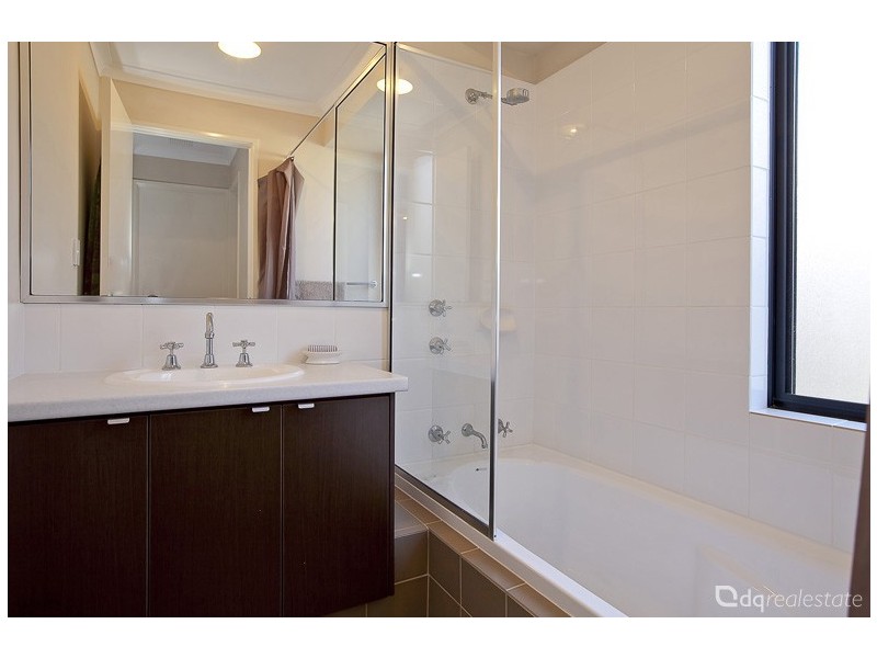 16 Riverlinks Drive, Clarkson WA 6030