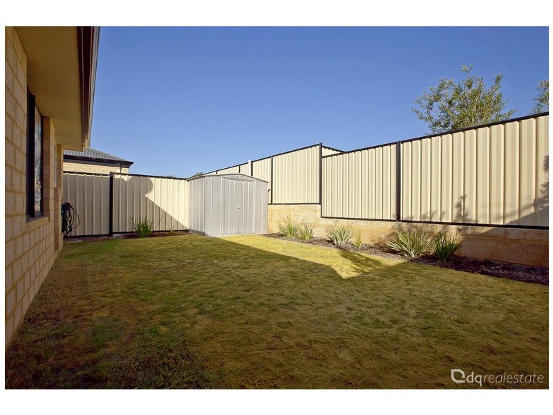 16 Riverlinks Drive, Clarkson WA 6030