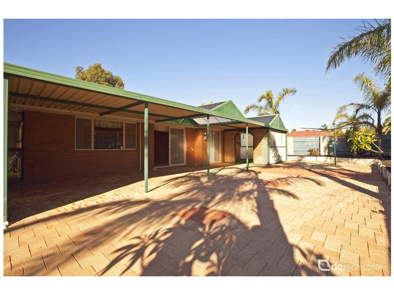 1 Plumdale Way, Woodvale WA 6026