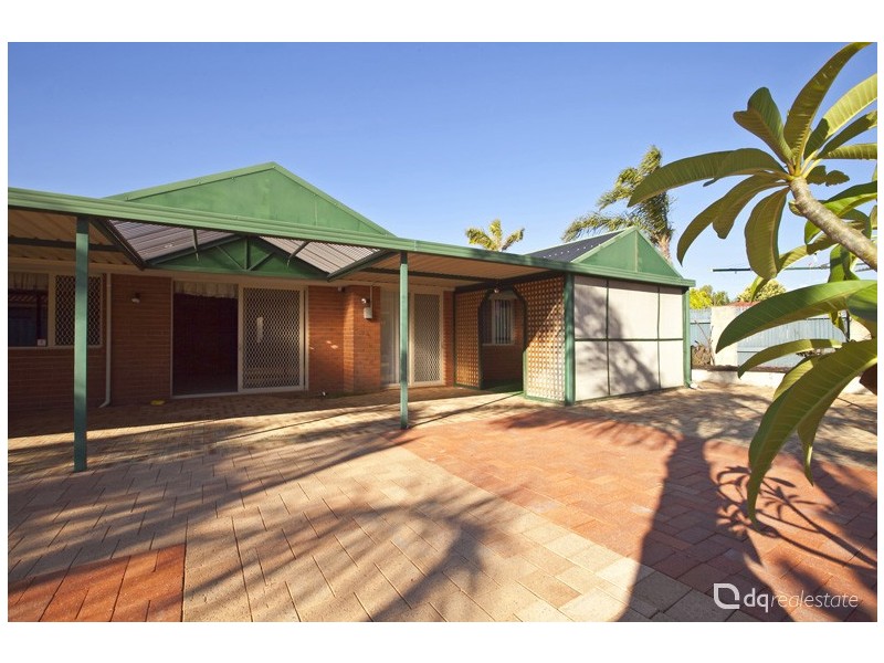 1 Plumdale Way, Woodvale WA 6026