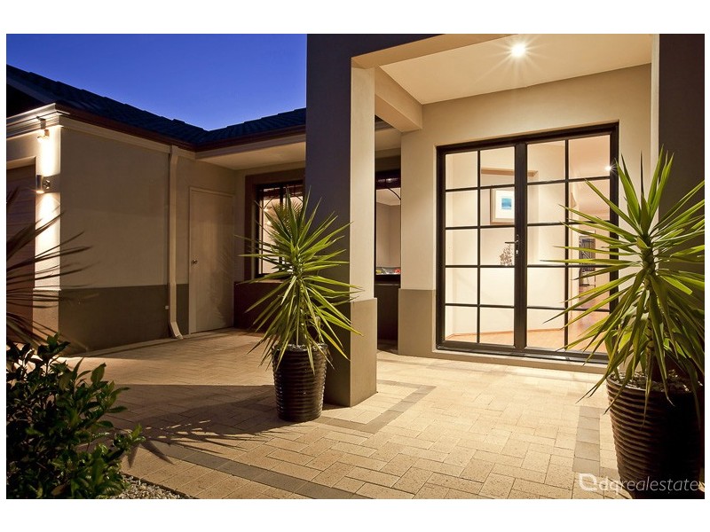 7 Hirundo Bend, Tapping WA 6065