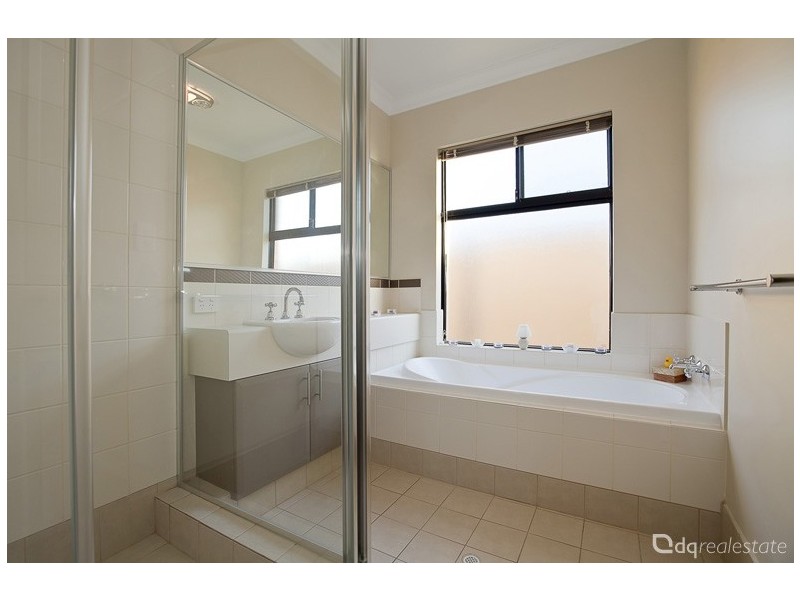 7 Hirundo Bend, Tapping WA 6065