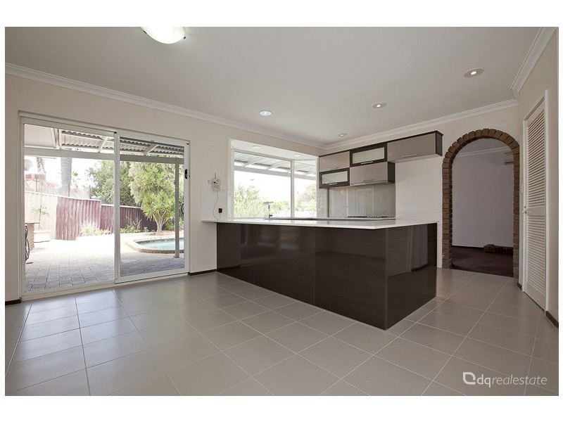 5 The Court, Woodvale WA 6026