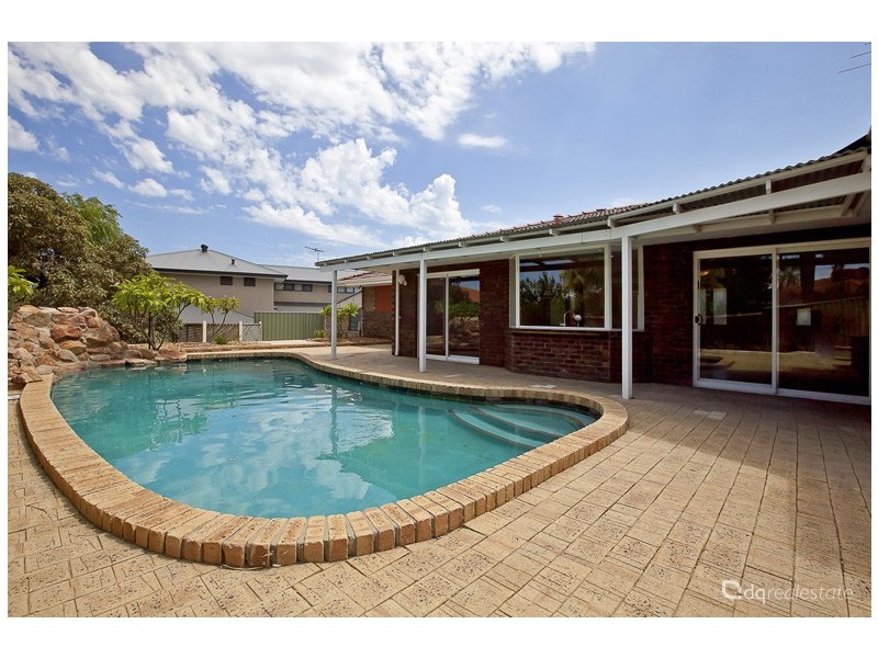 5 The Court, Woodvale WA 6026