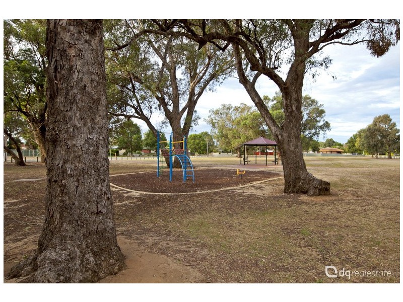 3 Eight Road, Armadale WA 6112