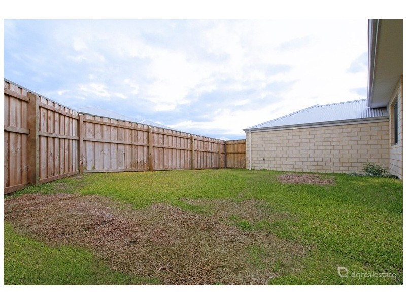 126 Lindsay Beach Blvd, Yanchep WA 6035