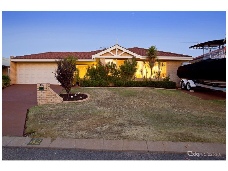 42 Plumdale Way, Woodvale WA 6026