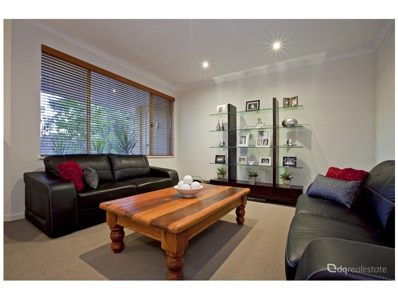 42 Plumdale Way, Woodvale WA 6026