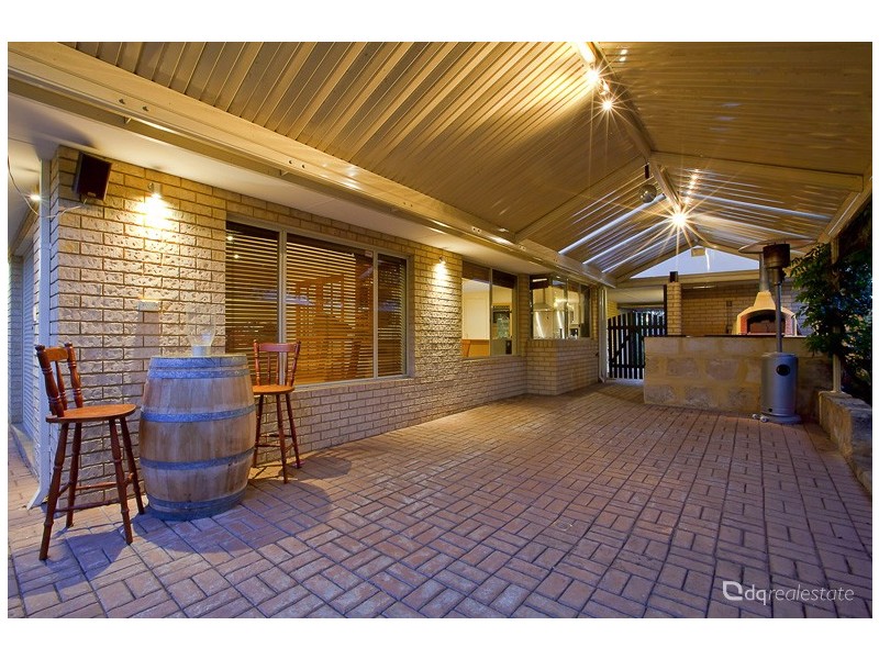 42 Plumdale Way, Woodvale WA 6026