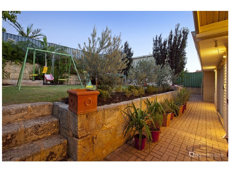 42 Plumdale Way, Woodvale WA 6026