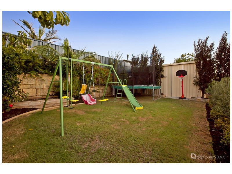 42 Plumdale Way, Woodvale WA 6026