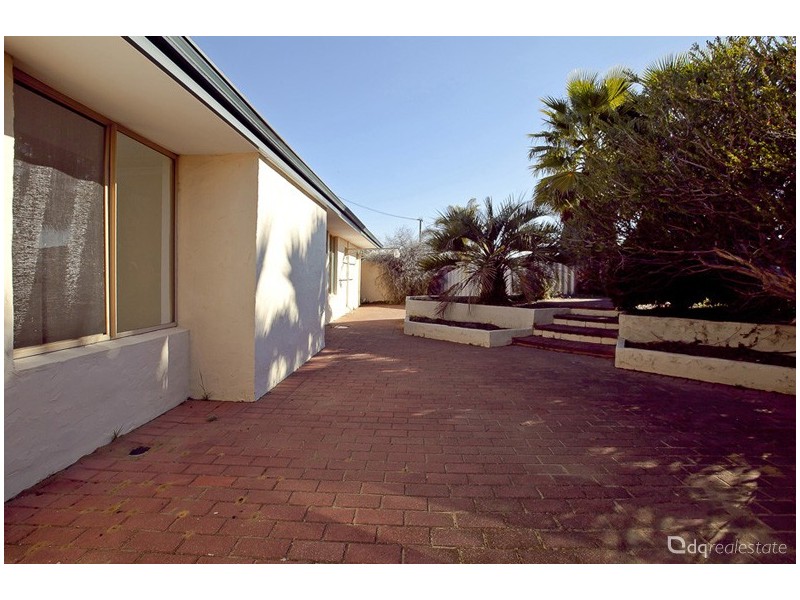 16 Lupin Court, Hocking WA 6065