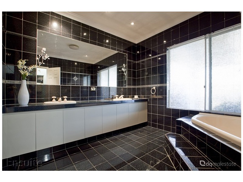 50 Hellfire Drive, Darch WA 6065