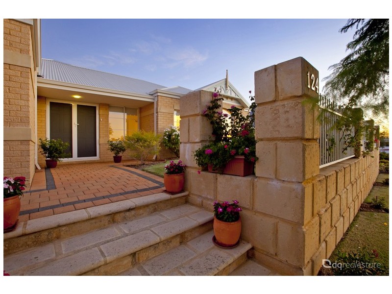 124 St Stephens Crescent, Tapping WA 6065