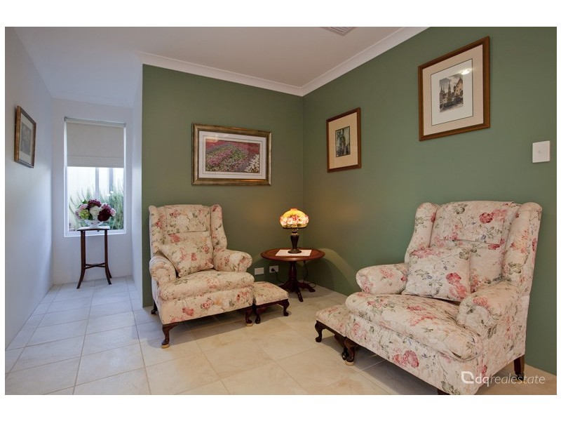 124 St Stephens Crescent, Tapping WA 6065