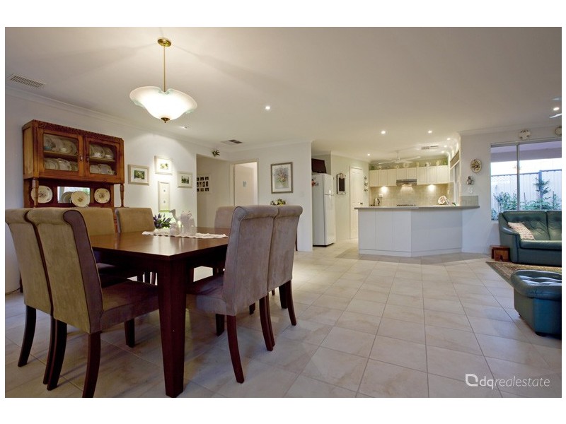 124 St Stephens Crescent, Tapping WA 6065