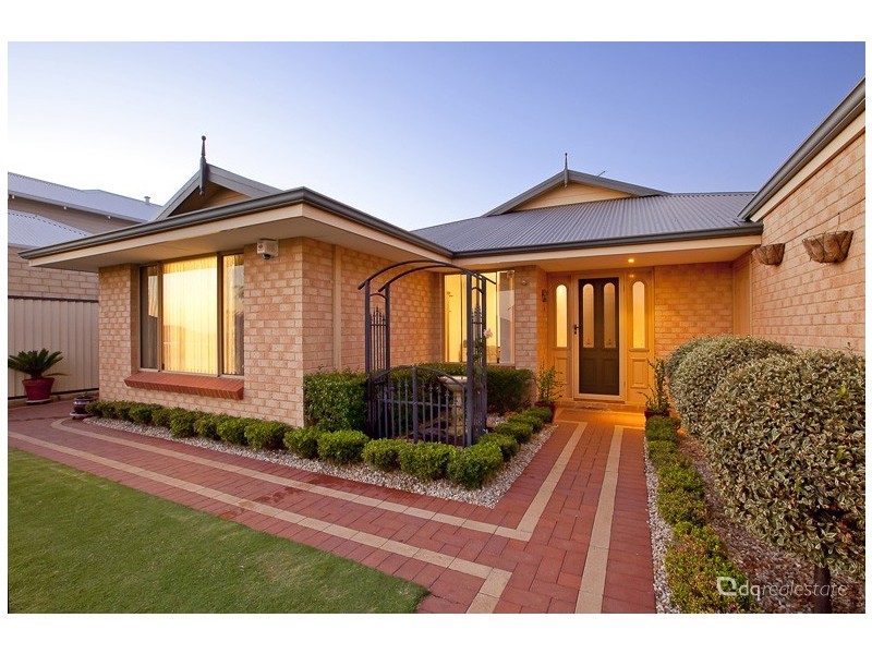 10 Monaro Way, Hocking WA 6065