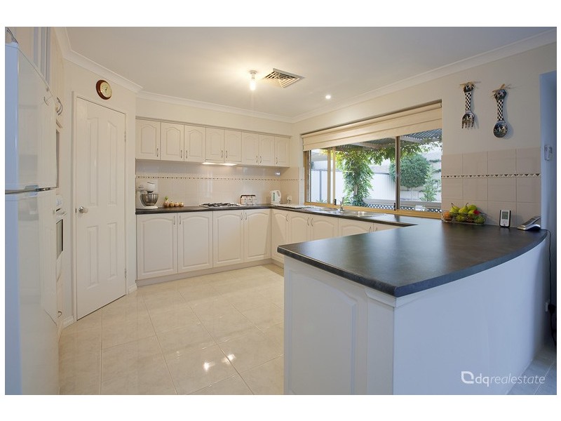 10 Monaro Way, Hocking WA 6065