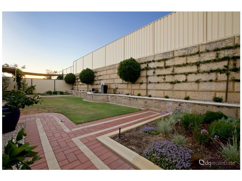 10 Monaro Way, Hocking WA 6065