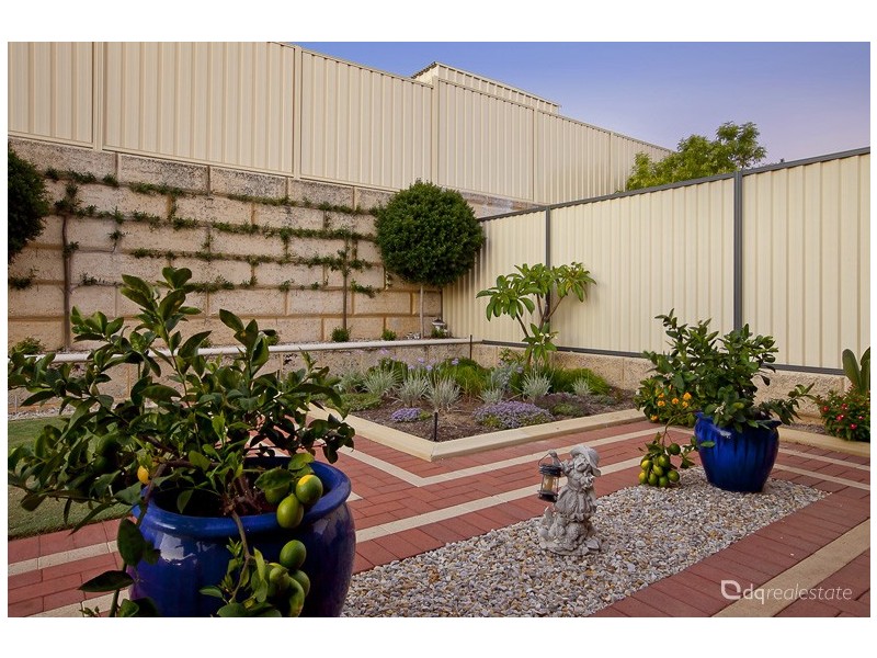 10 Monaro Way, Hocking WA 6065