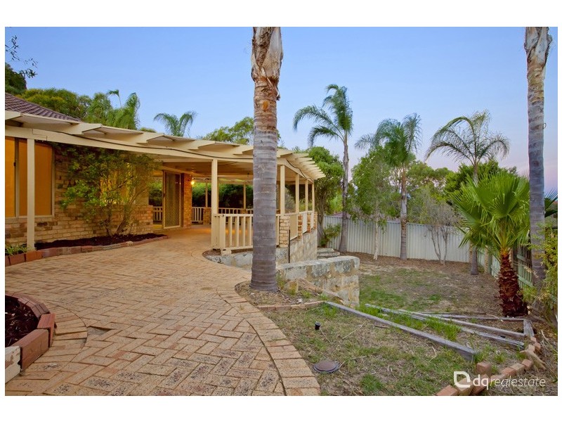 2 Oakland Close, Woodvale WA 6026