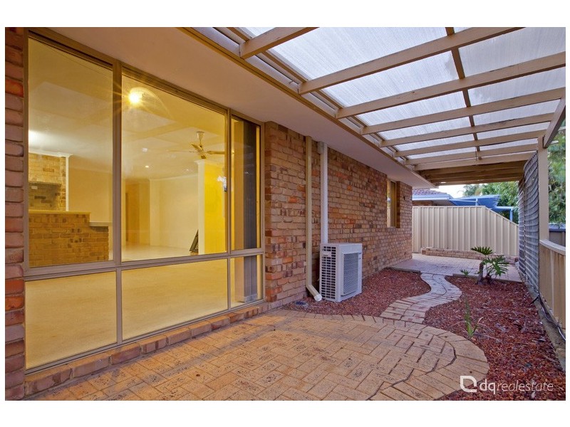 2 Oakland Close, Woodvale WA 6026