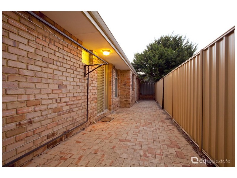 2 Oakland Close, Woodvale WA 6026