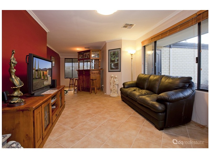 74 East Road, Pearsall WA 6065