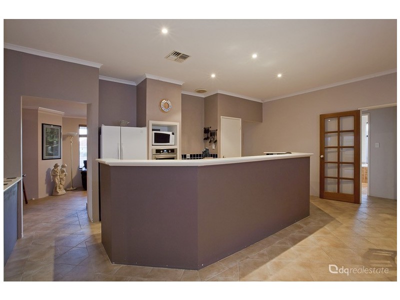 74 East Road, Pearsall WA 6065