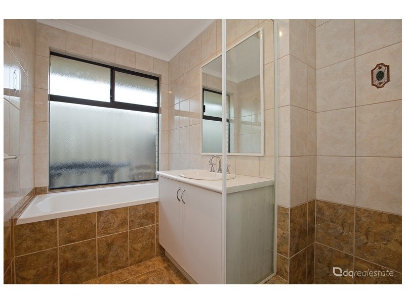 74 East Road, Pearsall WA 6065