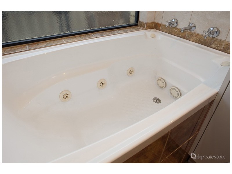 74 East Road, Pearsall WA 6065