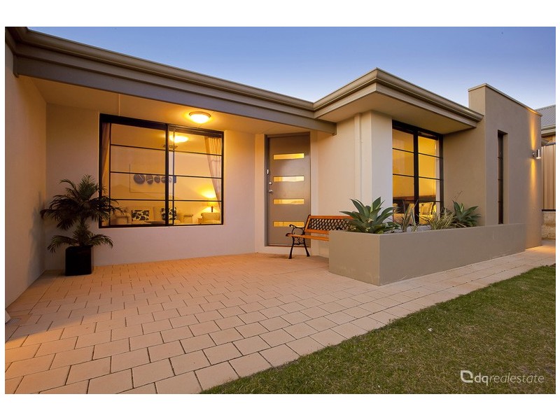 8 Bittern Street, Tapping WA 6065