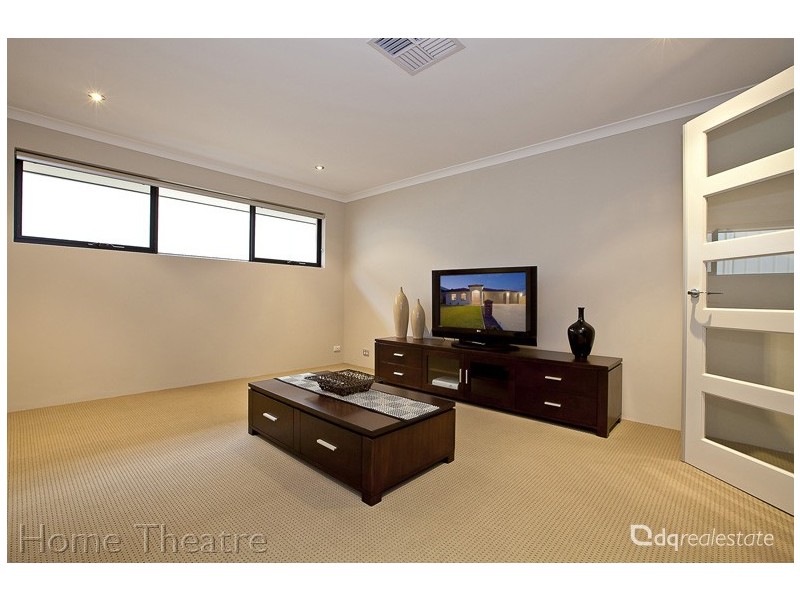 4 Zeppelin Way, Tapping WA 6065