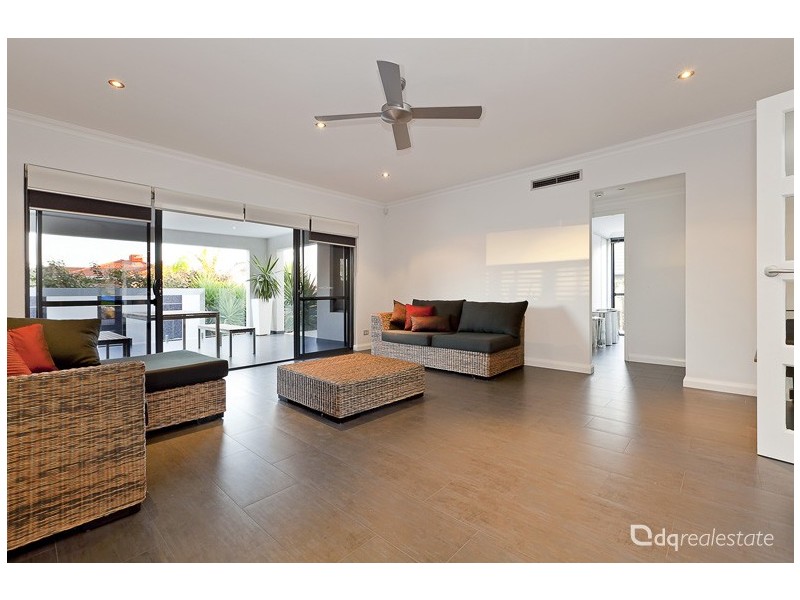 10 Catania Ct, Mindarie WA 6030