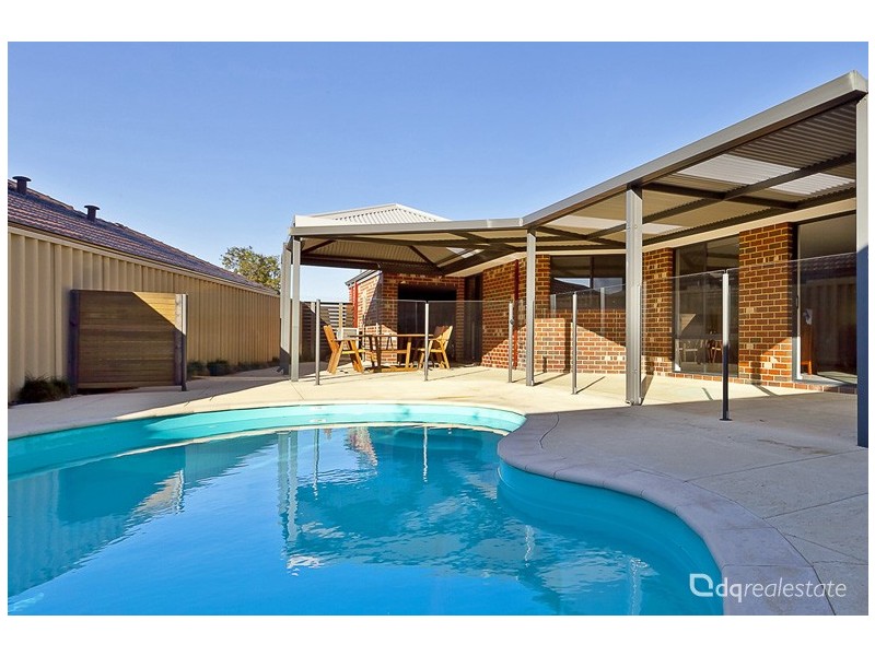11 Bonvin Gardens, Tapping WA 6065