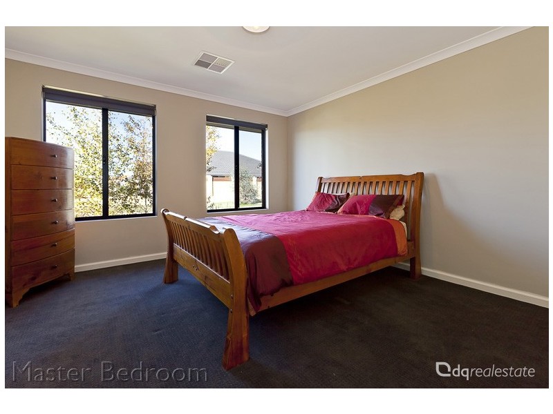 11 Bonvin Gardens, Tapping WA 6065