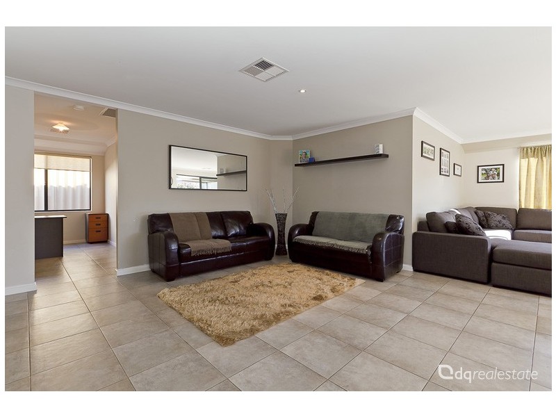11 Bonvin Gardens, Tapping WA 6065