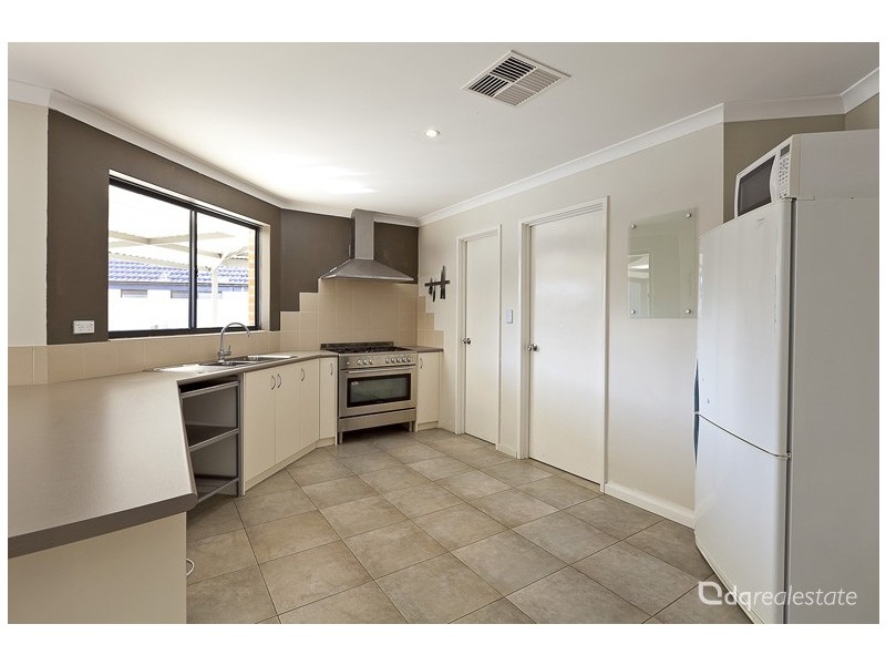 11 Bonvin Gardens, Tapping WA 6065