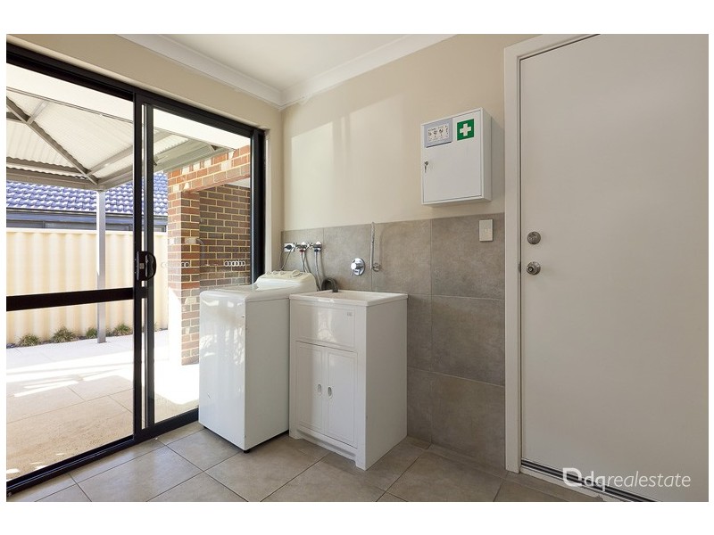 11 Bonvin Gardens, Tapping WA 6065