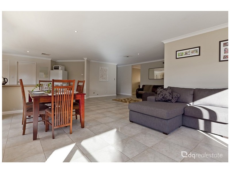 11 Bonvin Gardens, Tapping WA 6065