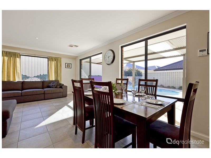 11 Bonvin Gardens, Tapping WA 6065