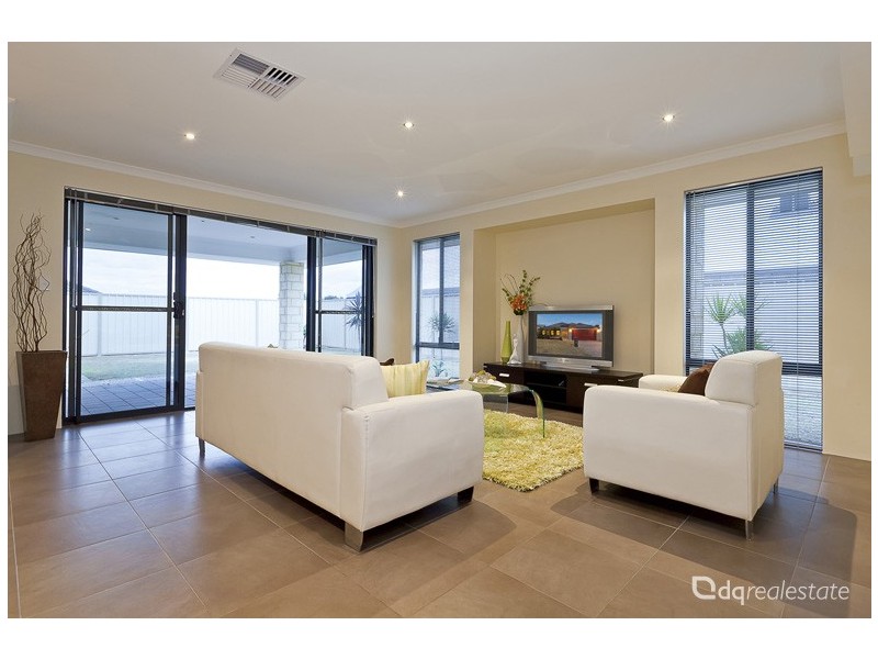 9 Ficarra Way, Sinagra WA 6065