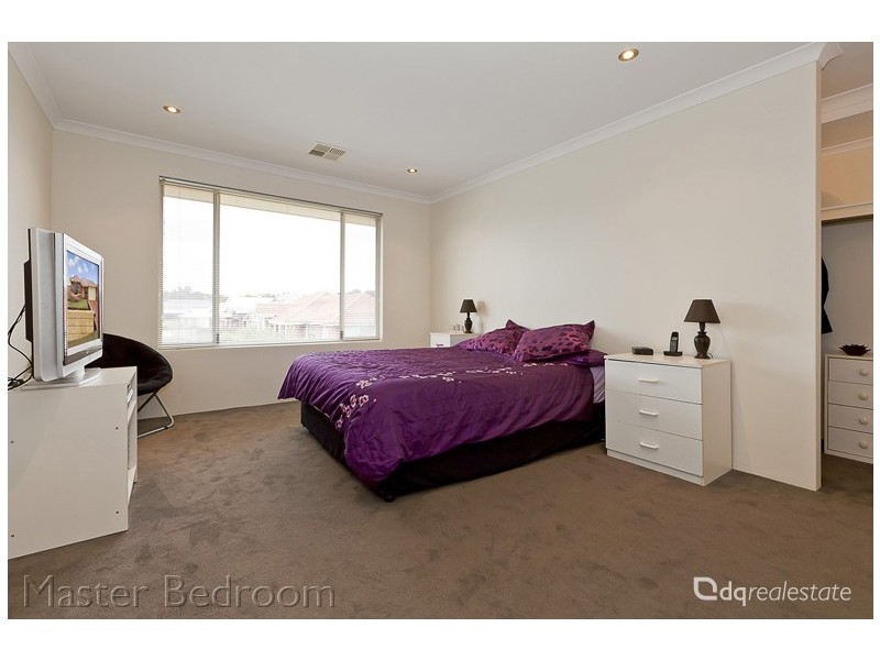 10 Bittern Street, Tapping WA 6065