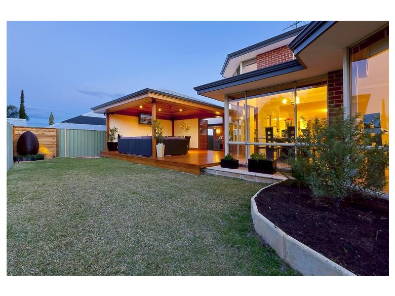33 Meadowbrook Promenade, Currambine WA 6028