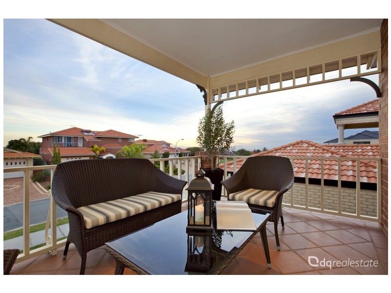 33 Meadowbrook Promenade, Currambine WA 6028