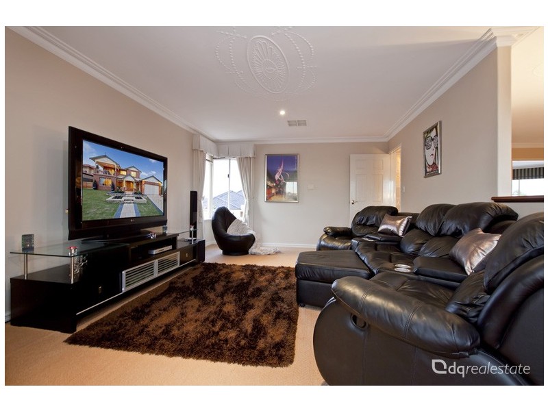 33 Meadowbrook Promenade, Currambine WA 6028