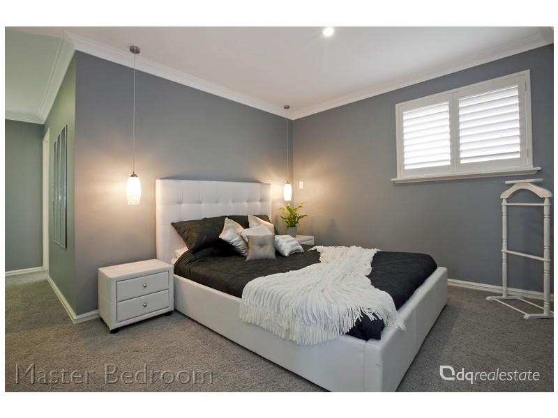 33 Meadowbrook Promenade, Currambine WA 6028